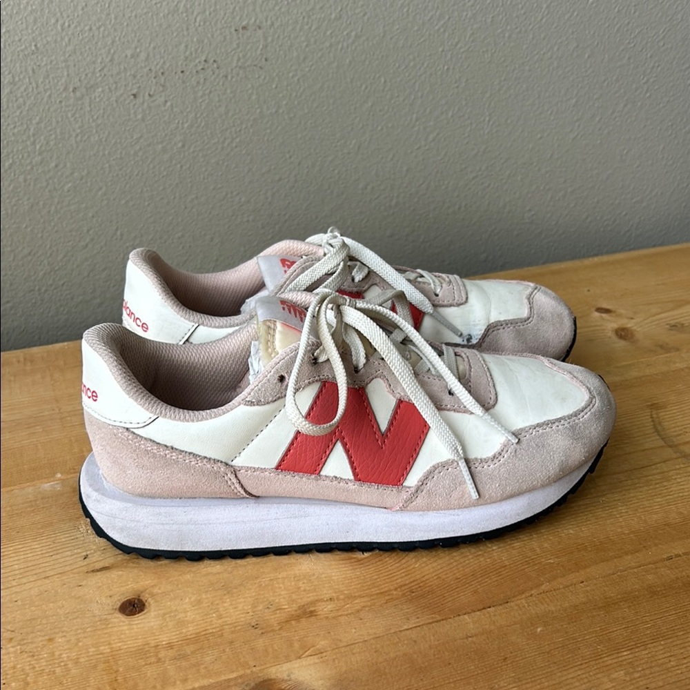 Women’s New Balance 237